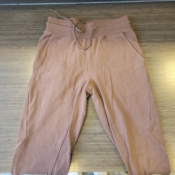 Alphalete Identity Jogger - Picture 2 of 4